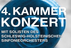 Ein Abschnitt eines blauen Streichinstrumentes, davor in weißer Schrift "4. KAMMERKONZERT mit Solisten des Schleswig-Holsteinischen Sinfonieorchesters"